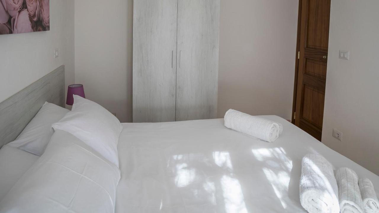 Oasi In Centro - Cala Gonone Apartment ภายนอก รูปภาพ