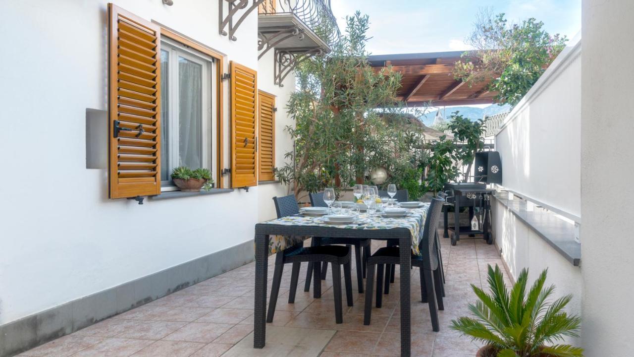 Oasi In Centro - Cala Gonone Apartment ภายนอก รูปภาพ