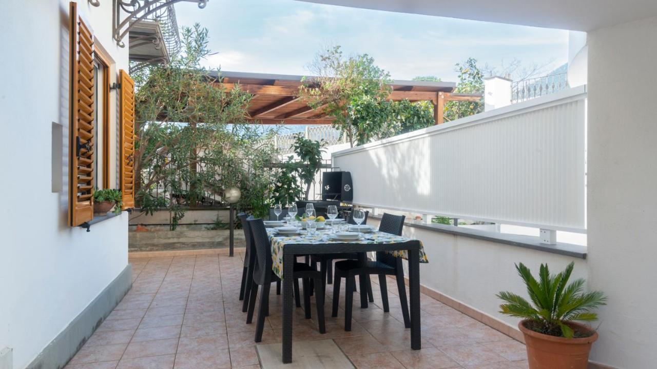Oasi In Centro - Cala Gonone Apartment ภายนอก รูปภาพ